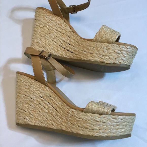 Soda Brand Sandal Wedges Size 10 NWOB - Picture 3 of 7